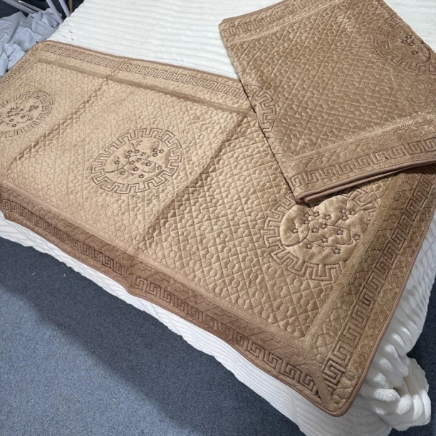 《小华外贸》约65x150起 棕色墙角数枝梅防滑沙发垫 发一张