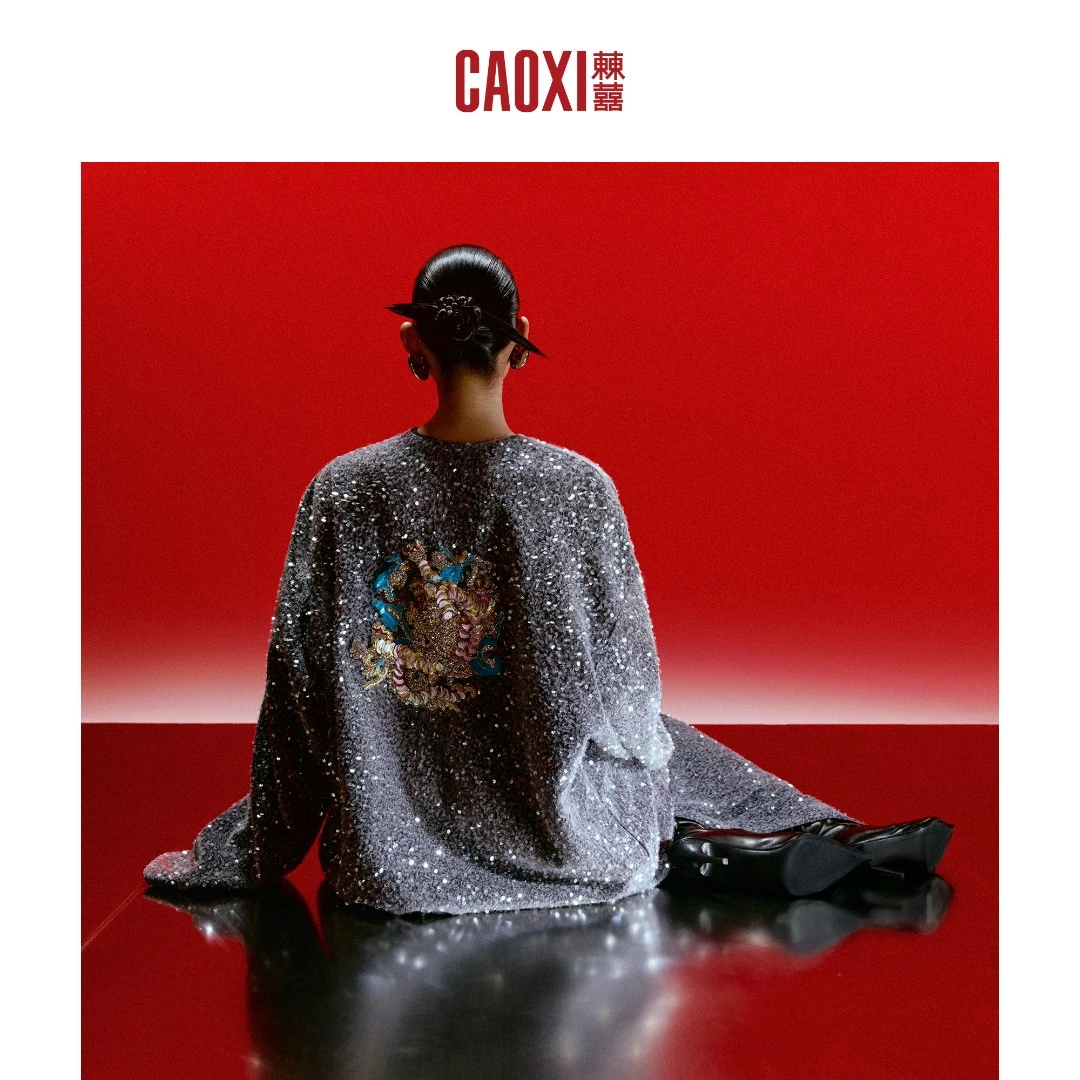 CAOXI㯥囍 设计师经典圆领落肩宽松袖型印度手工龙纹刺绣银色上衣