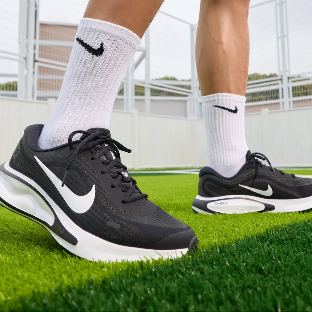 NIKE/耐克Journey Run减震防滑耐磨低帮休闲跑鞋男款FN0228001