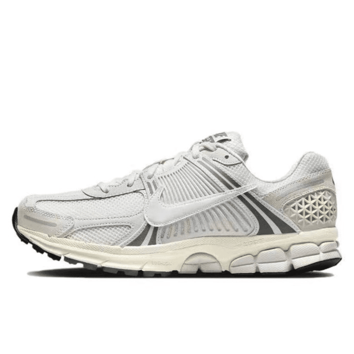【天环NK专享】Nike/耐克Air Zoom vomero 5 跑步鞋 男款HF0731007