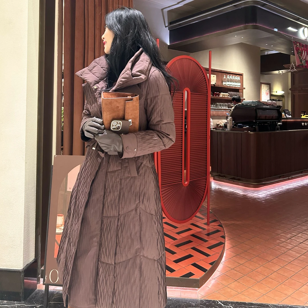 【莫斯科】褶皱90鸭绒翻领大衣