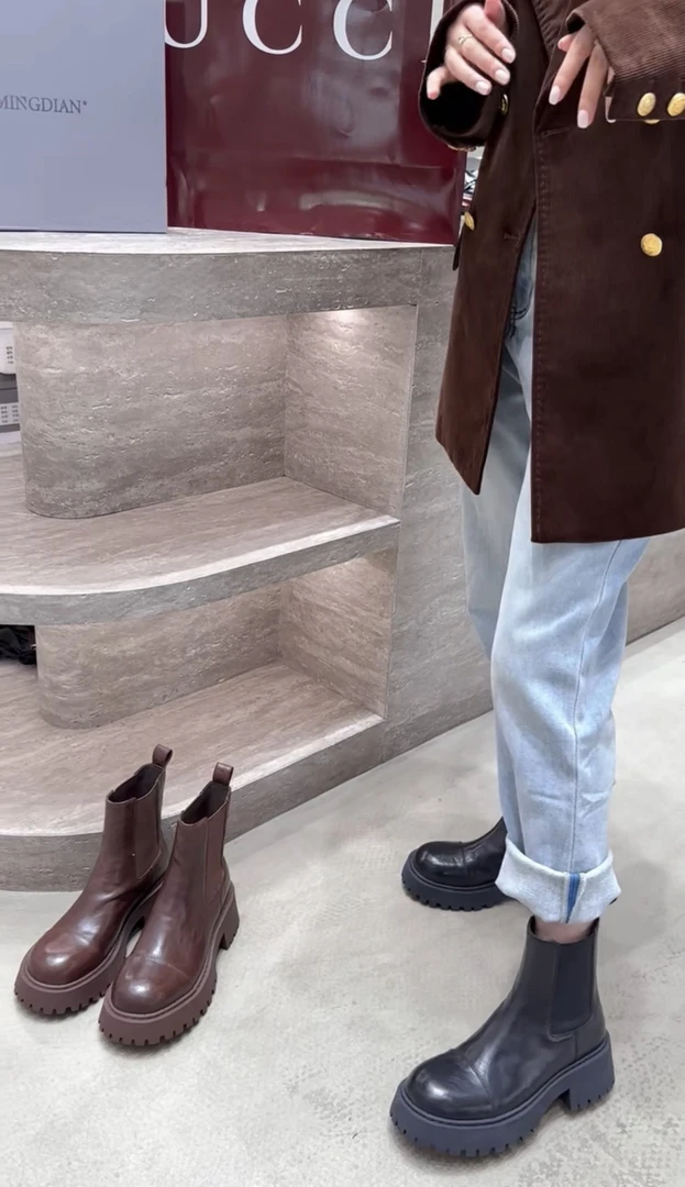 XF587-3欧洲站真皮英伦风时尚圆头中筒侧松紧显瘦粗跟女马丁靴