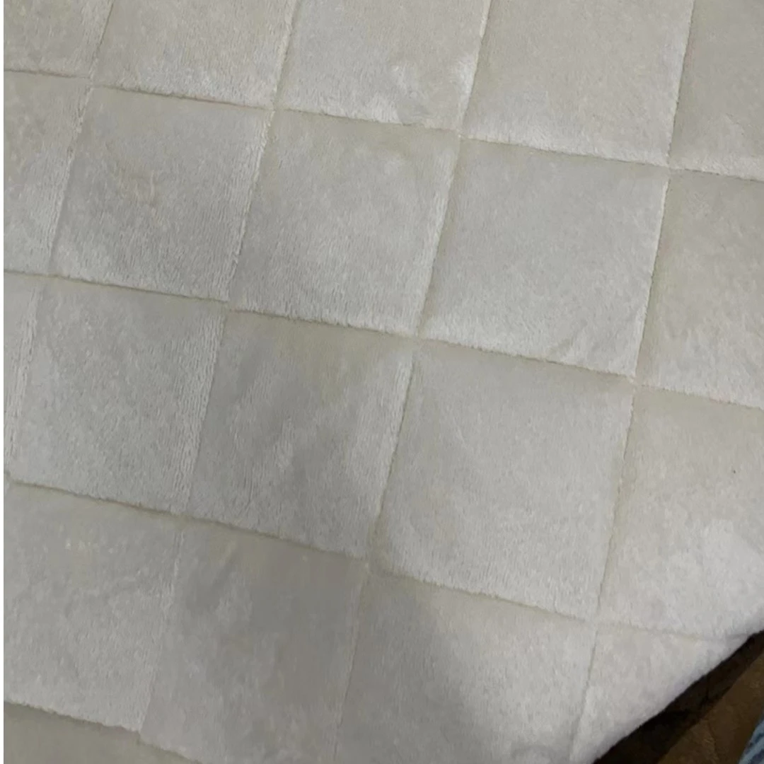 1.8*2约 绗缝加厚白色地毯 微瑕地垫地毯 客厅 卧室使用