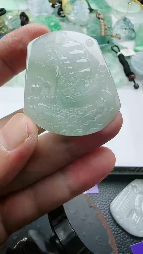 【闪购商品】翡翠吊坠(不含链)未镶嵌1