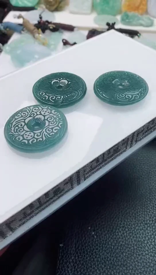 【闪购商品】翡翠吊坠(不含链)未镶嵌多样性随机发其一