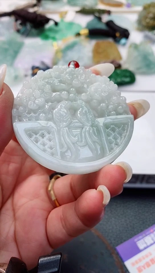 【闪购商品】翡翠吊坠(不含链)未镶嵌1