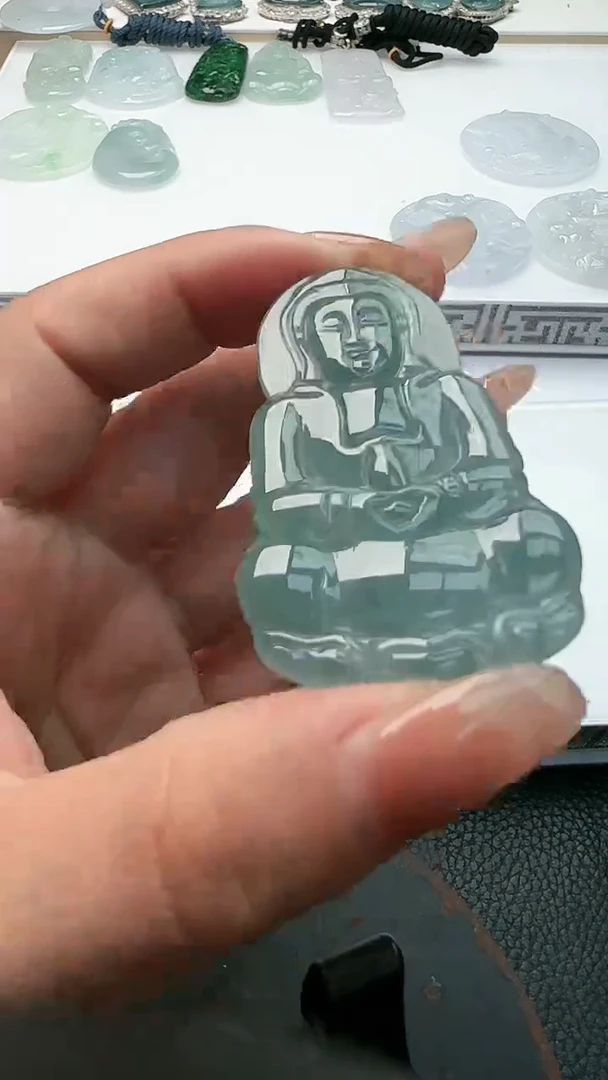 【闪购商品】翡翠吊坠(不含链)未镶嵌多样性随机发其一