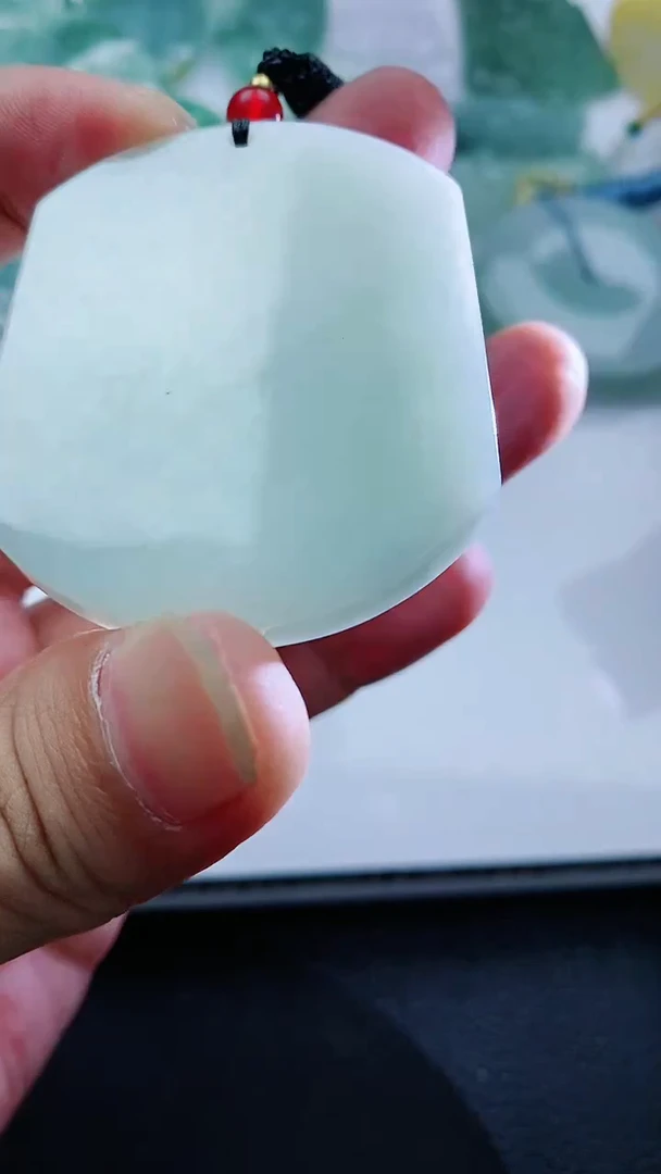 【闪购商品】翡翠吊坠(不含链)未镶嵌多样性随机发其一