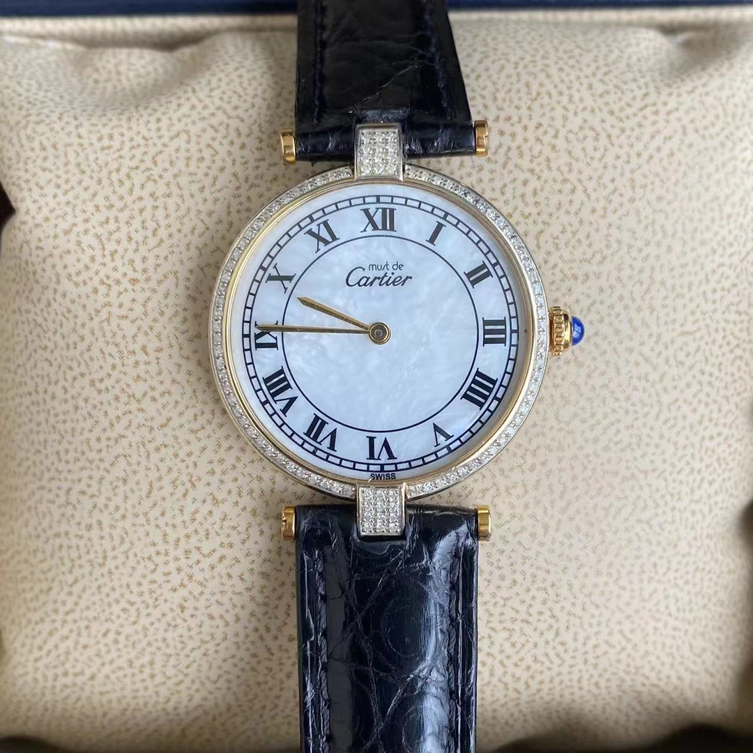 95新 Cartier/卡地亚 石英/女表/30mm/手表后镶钻后换盘