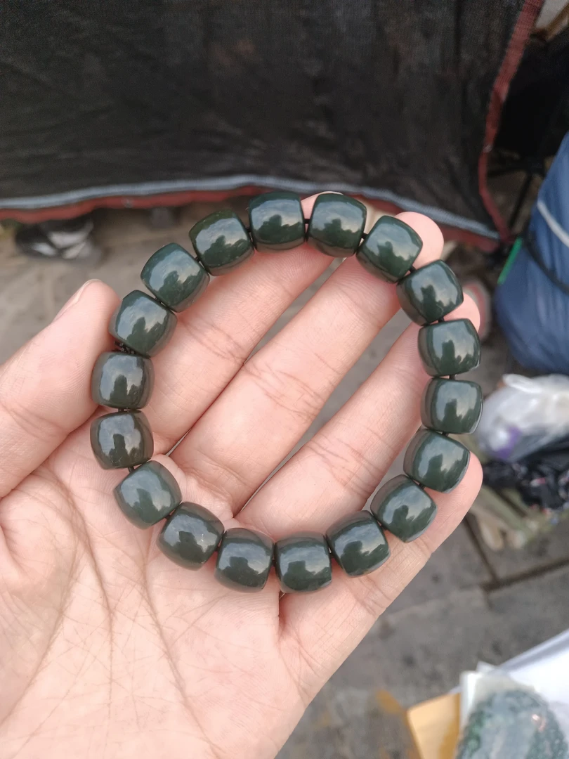 和田玉卡十二青玉手串