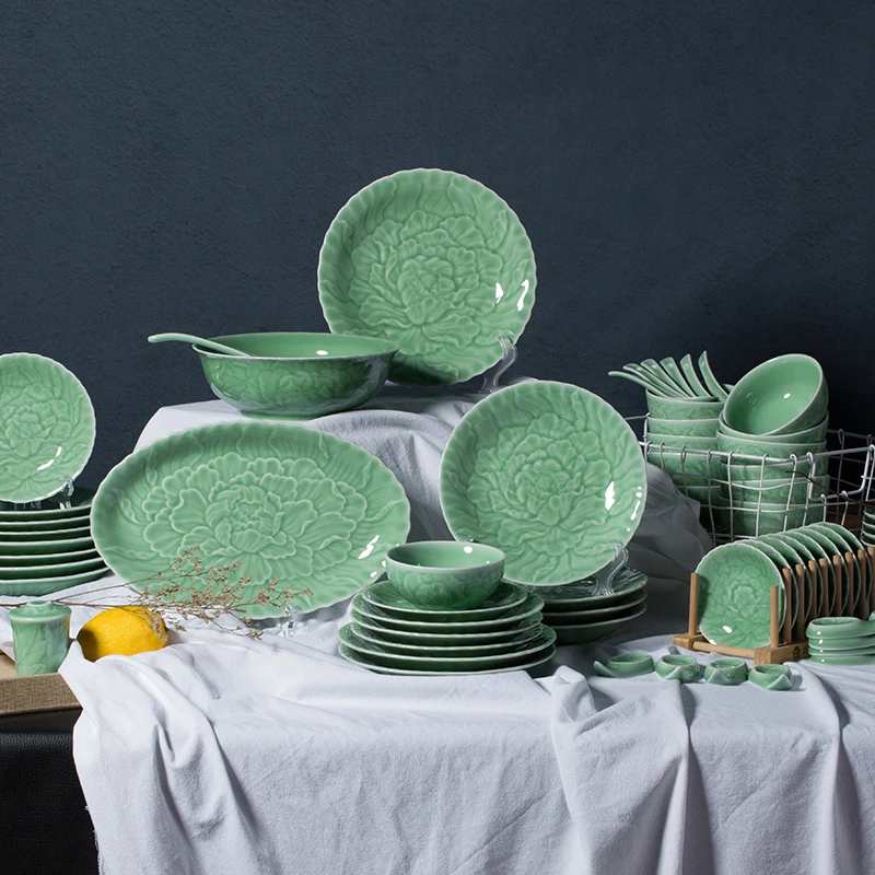 青瓷牡丹刻绘碗碟盘子33头10人家用58头餐具套装龙泉素面中式餐盘