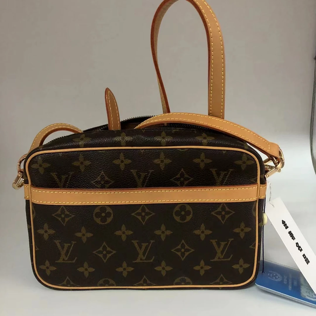 95新 LouisVuitton/路易威登 95新LV路易威登小号23相机包单肩包