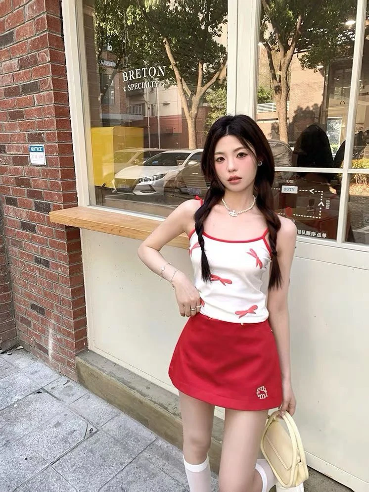 辣妹包臀裙夏季新款纯欲可爱红色a字半身裙女设计刺绣防走光短裙