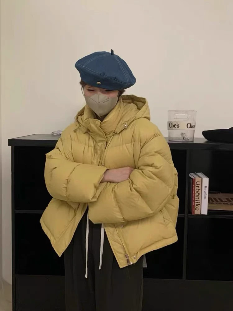 连帽白鸭绒短款羽绒服