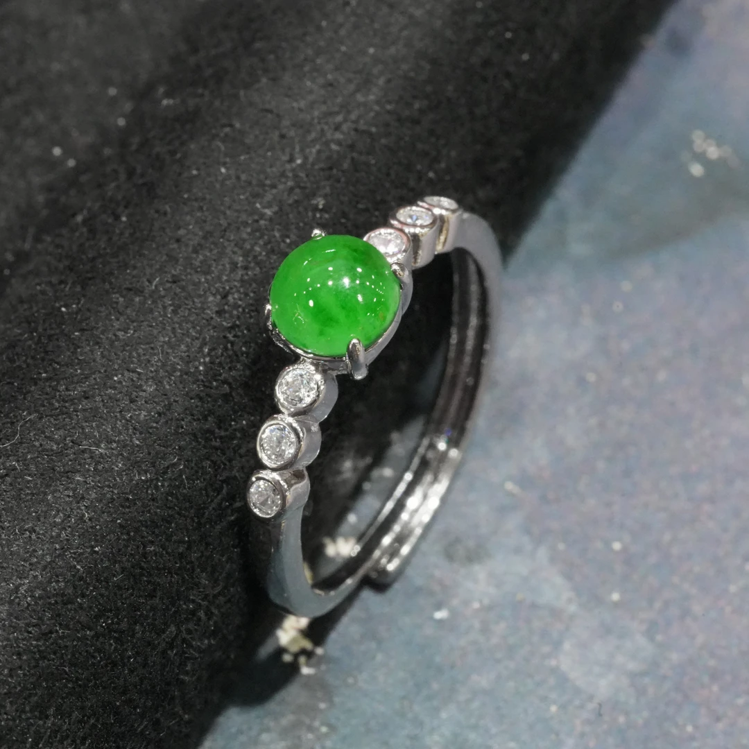 广东卫视专属天然A货翡翠蛋面戒指多样性发时尚气质精致百搭豪镶