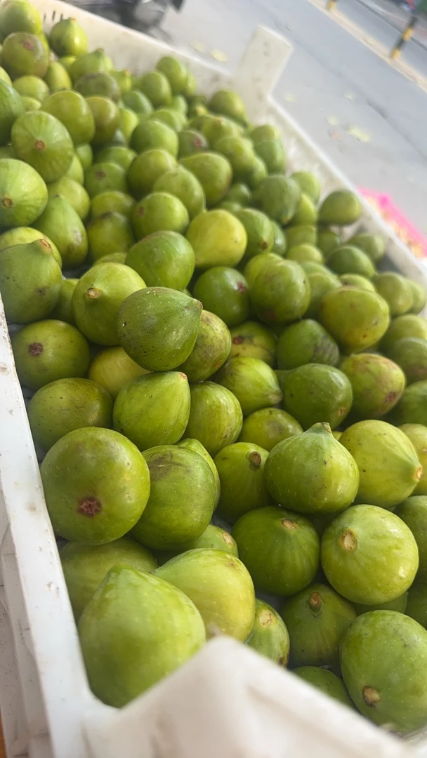 一口咬下去满嘴都是蜜甜的味道