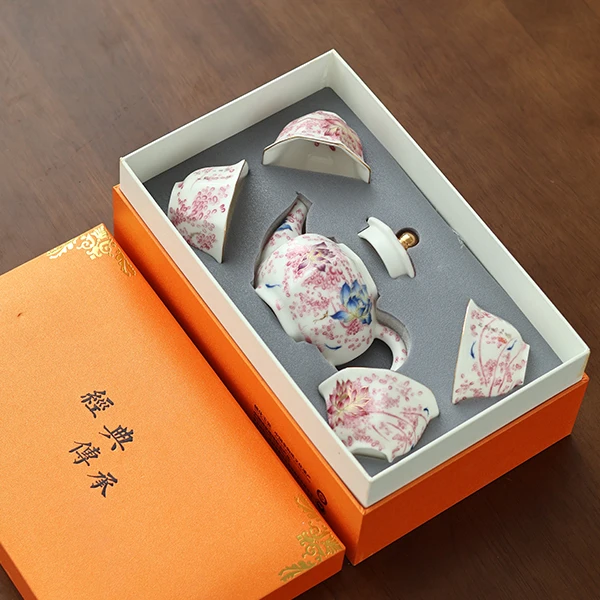 羊脂玉瓷粉红蓝荷花珐琅整套茶具一壶四杯八方来财杯礼盒装C262