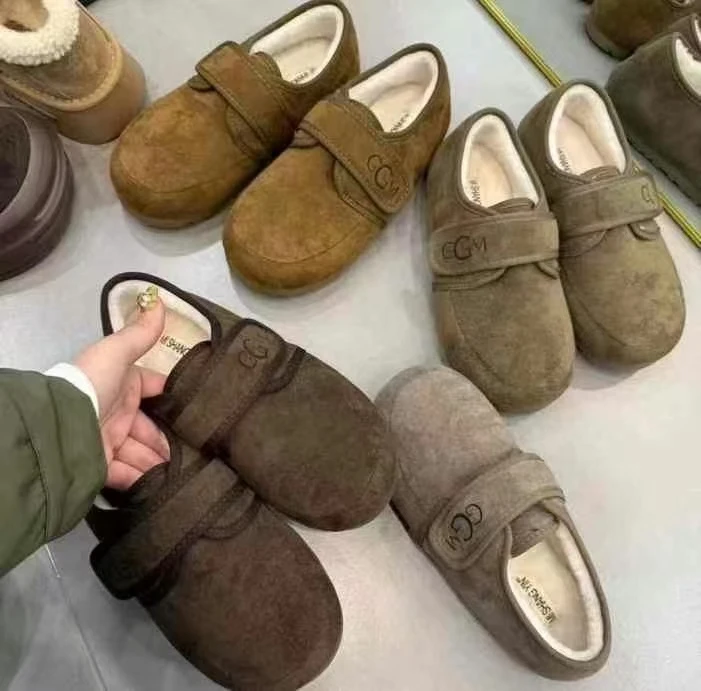 【 雨•美 推荐 】55-8加绒保暖字母魔术贴雪地靴