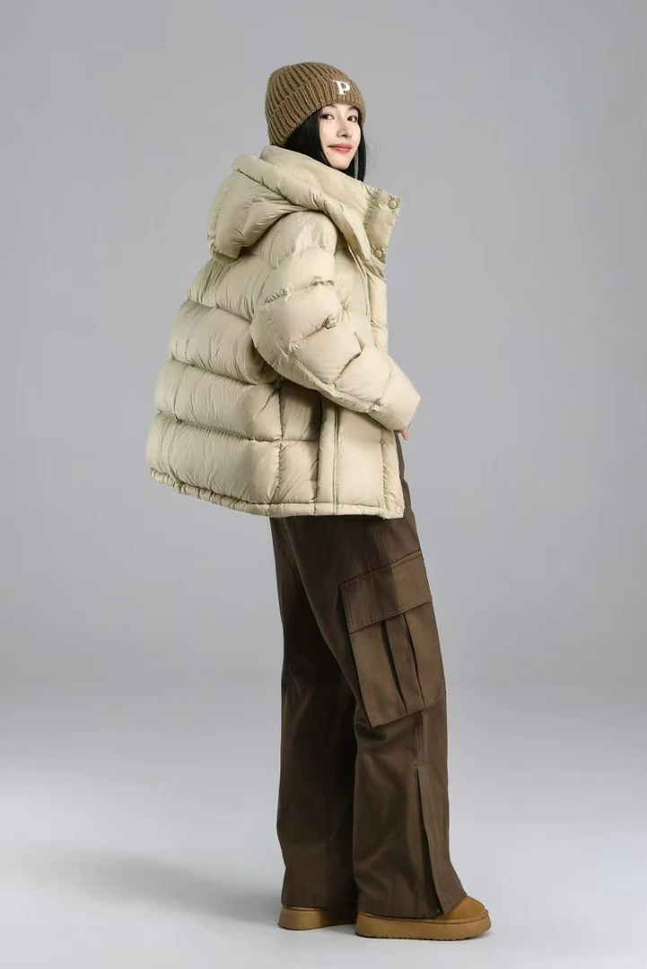 新款泡芙羽绒服女短款加厚保暖连帽外套冬季时尚