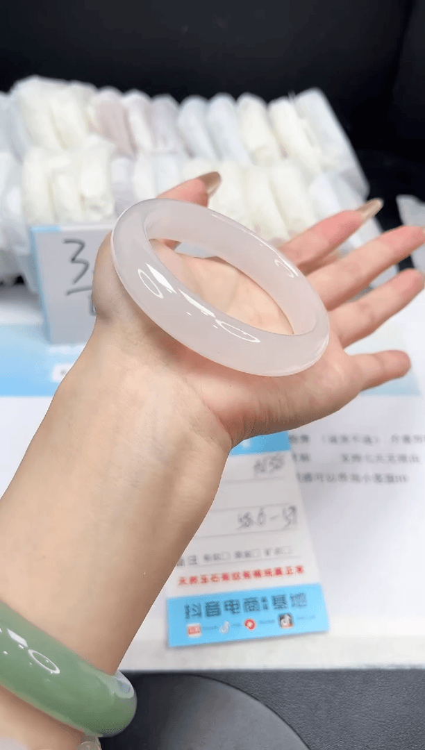 【闪购商品】石英质玉手镯未镶嵌A138-58.6-59