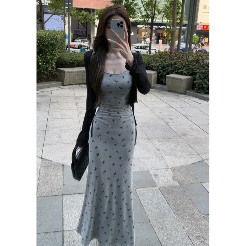 2025秋季新款温柔风气质短款百搭小开衫蝴蝶结碎花收腰吊带连衣裙