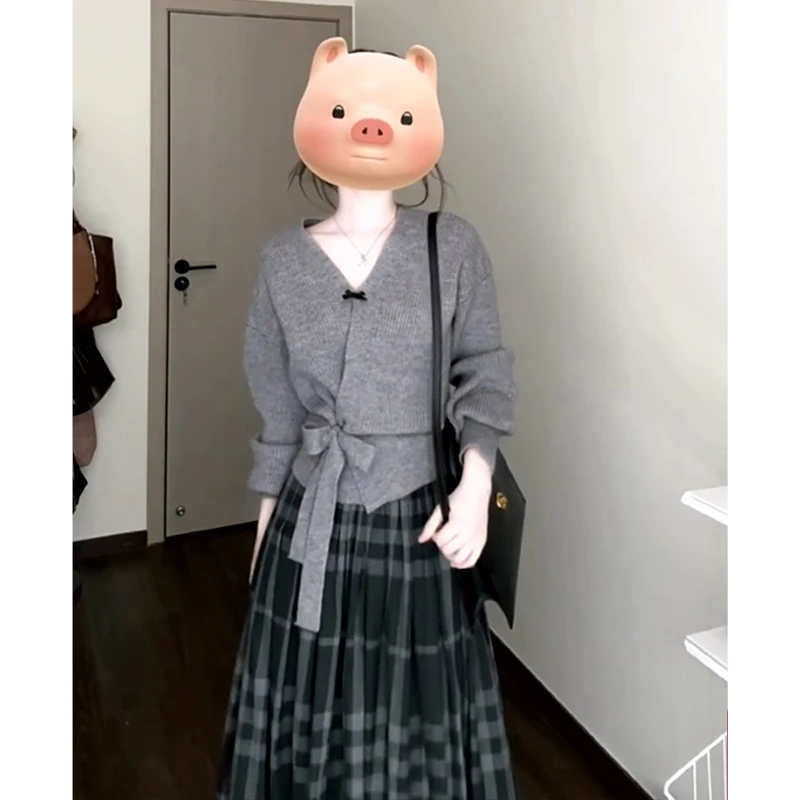 2025春季新款女法式气质V领绑带针织毛衣上衣百搭格纹高腰半身裙
