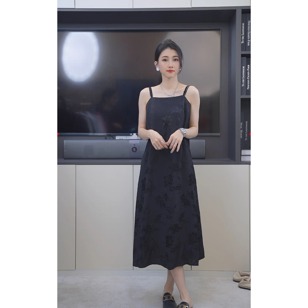 小乖逃提花吊带裙 法式显瘦纯色百搭气质夏季吊带连衣裙长裙
