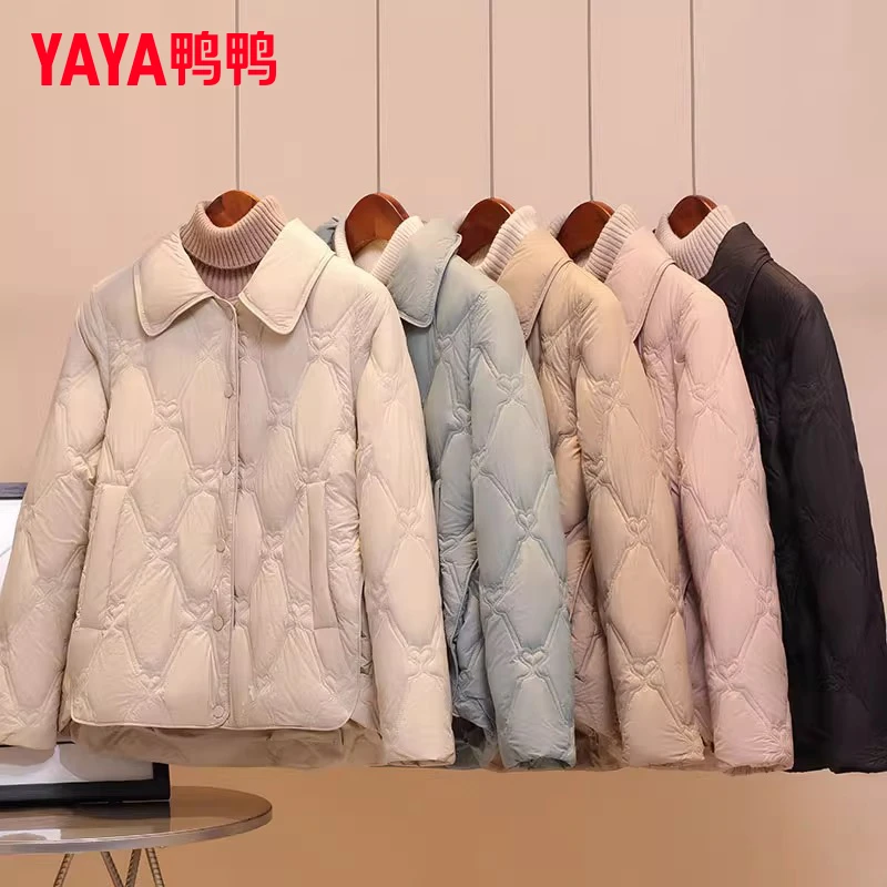 鸭鸭品牌轻薄款羽绒服女短款2025秋冬新款时尚简约薄款保暖外套潮