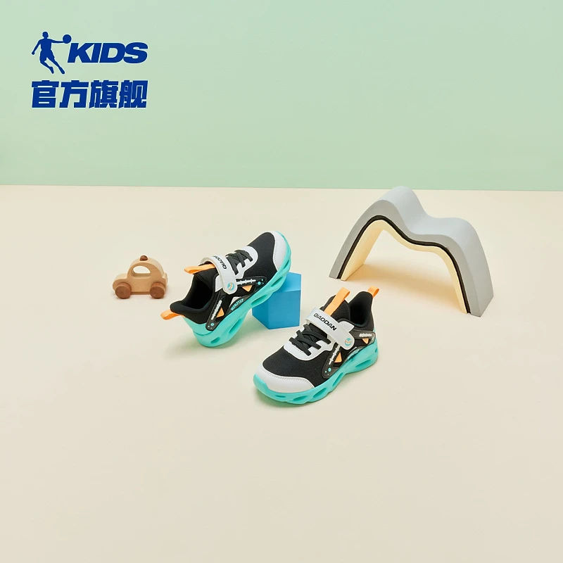 乔丹儿童小童跑步鞋运动鞋