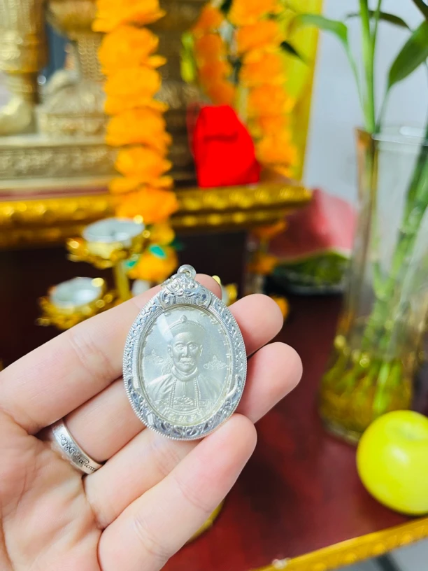 二哥丰 阿赞坤潘 牌牌精美礼品