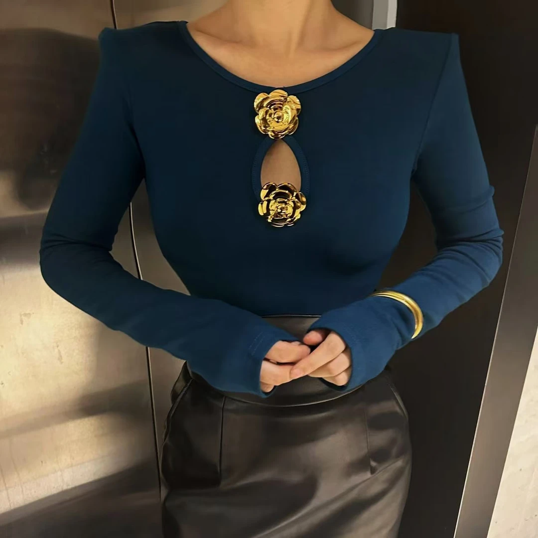 复古时髦 山茶花秋冬圆领镂空设计感小众修身显瘦打底衫长袖上衣