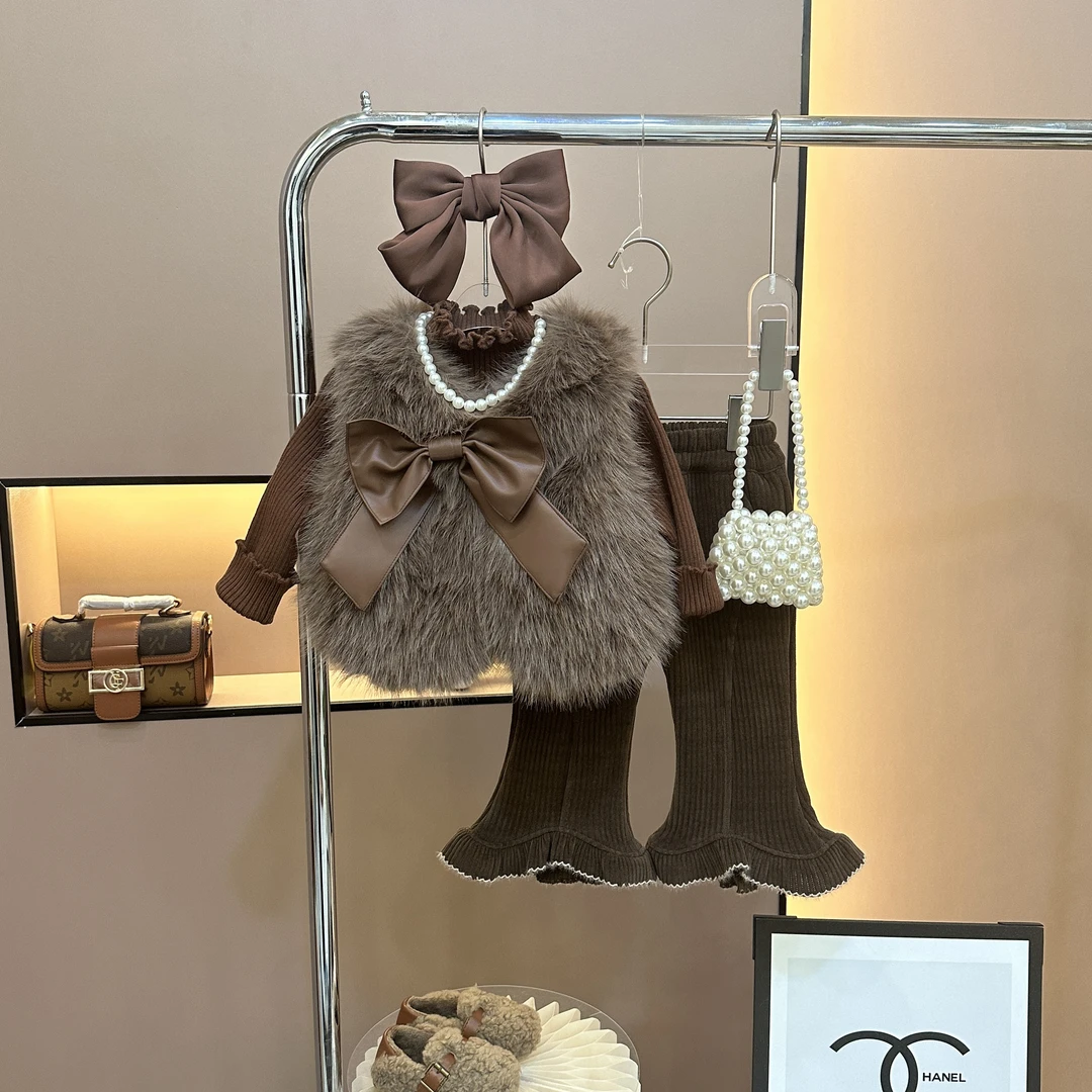 女童冬装韩版草草上衣2023新款加厚洋气女宝宝儿童时髦潮设计师款