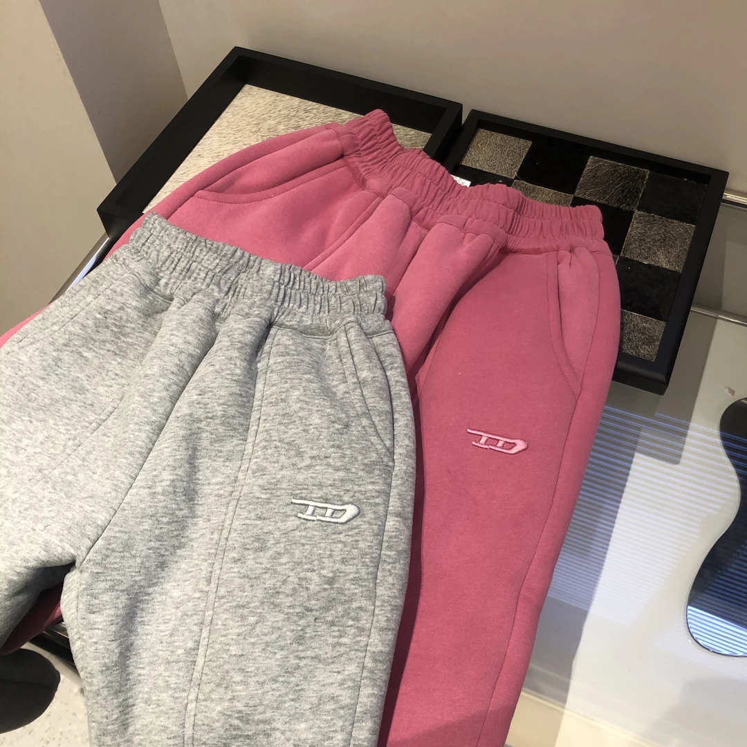 拼接刺绣加绒运动裤  23D168