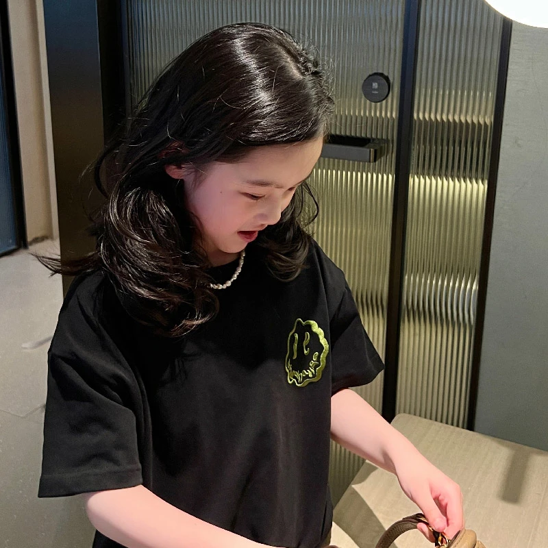 美妞之城 春夏女童笑脸刺绣T恤 23c061