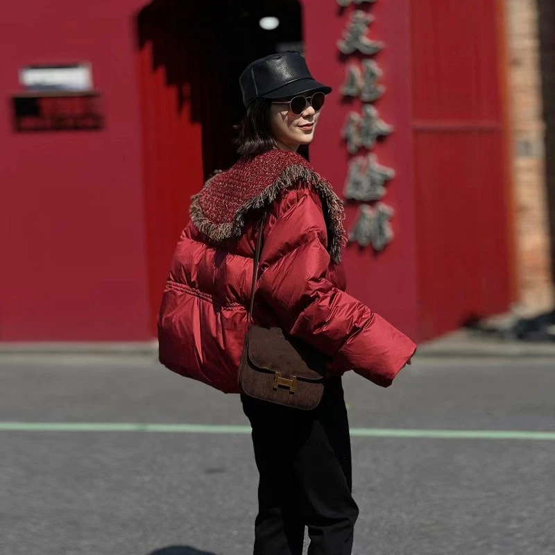 羽绒衣服红色冬季新款羽绒服短款2024香风外套娃娃小众设计师鸭绒