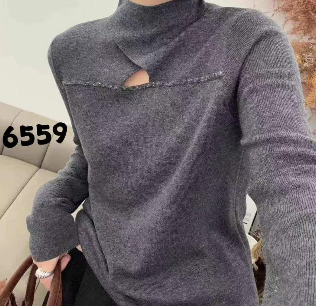 李园家2号店-6559-交叉高领镂空烫钻内搭针织衫