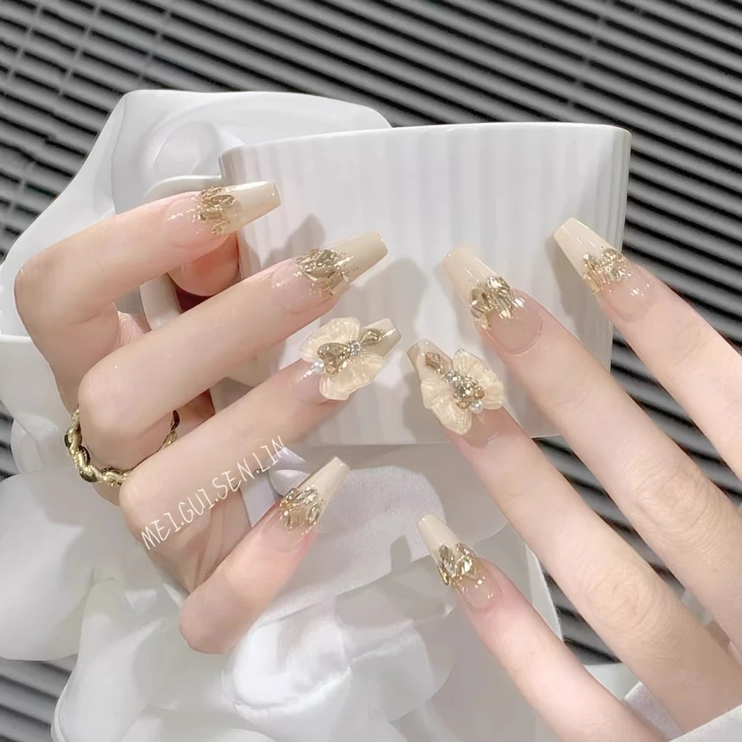 手工穿戴甲蝴蝶结闪钻美甲中长款奶白气质高级假指甲片婚嫁学生甲