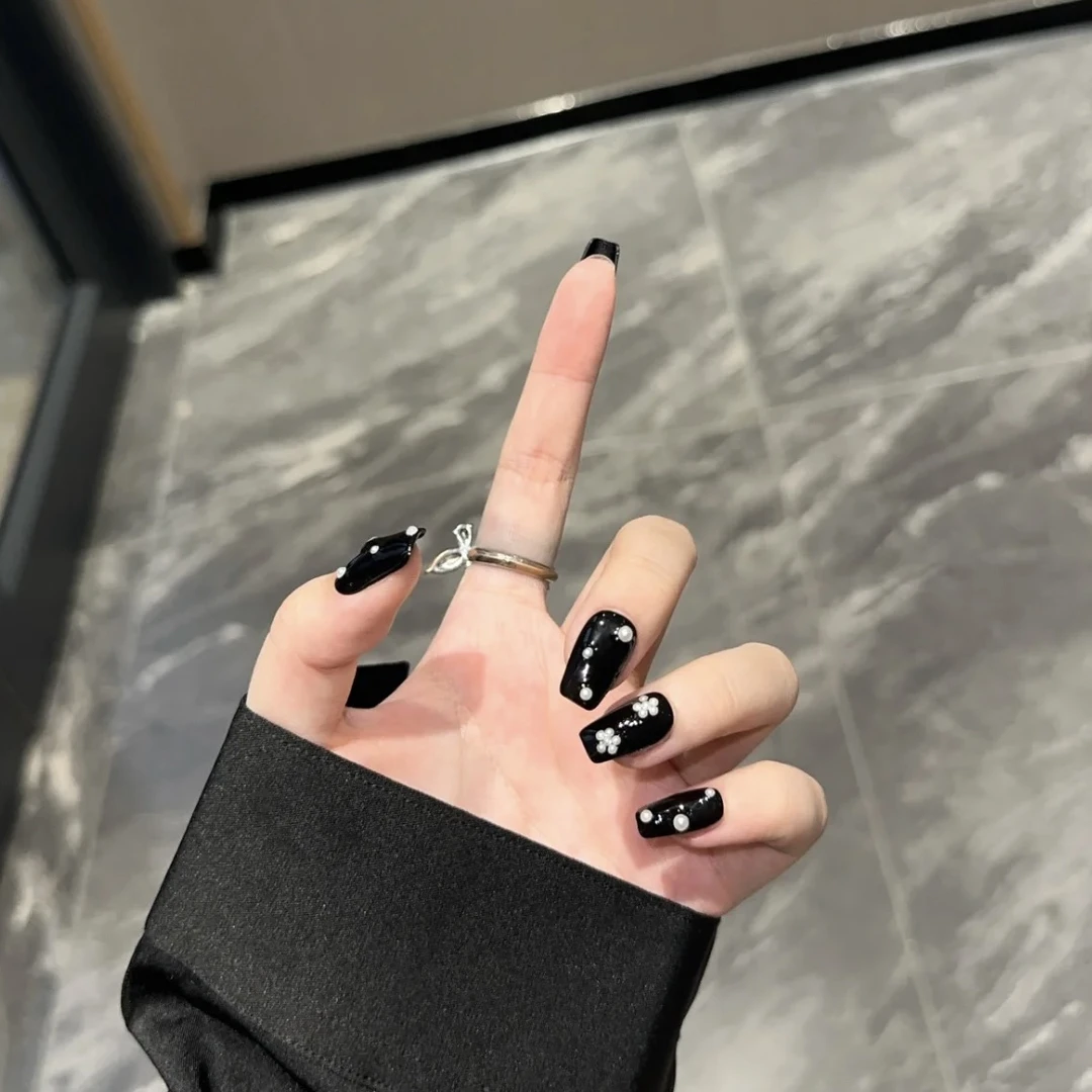 纯手工穿戴甲经典黑色花美甲中短款高级ins轻奢简约学生假指甲贴