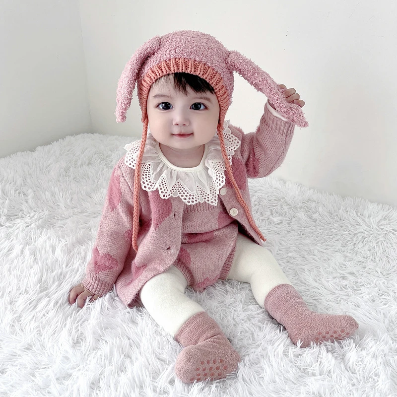 春秋冬可爱女婴幼童3-6-9月宝宝套装爱心外套背带哈衣爬服两件套