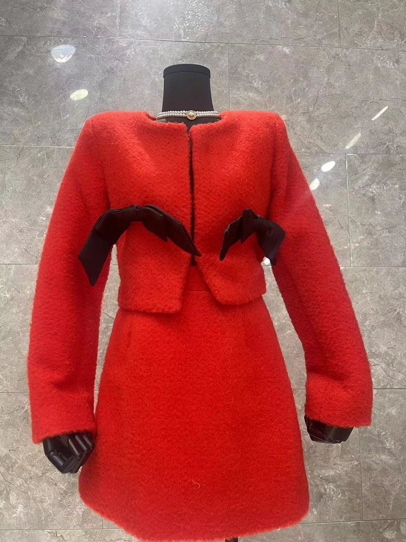 387-G-1-1-1   红色名媛小香新品法式减龄蝴蝶结设计半身裙两件套