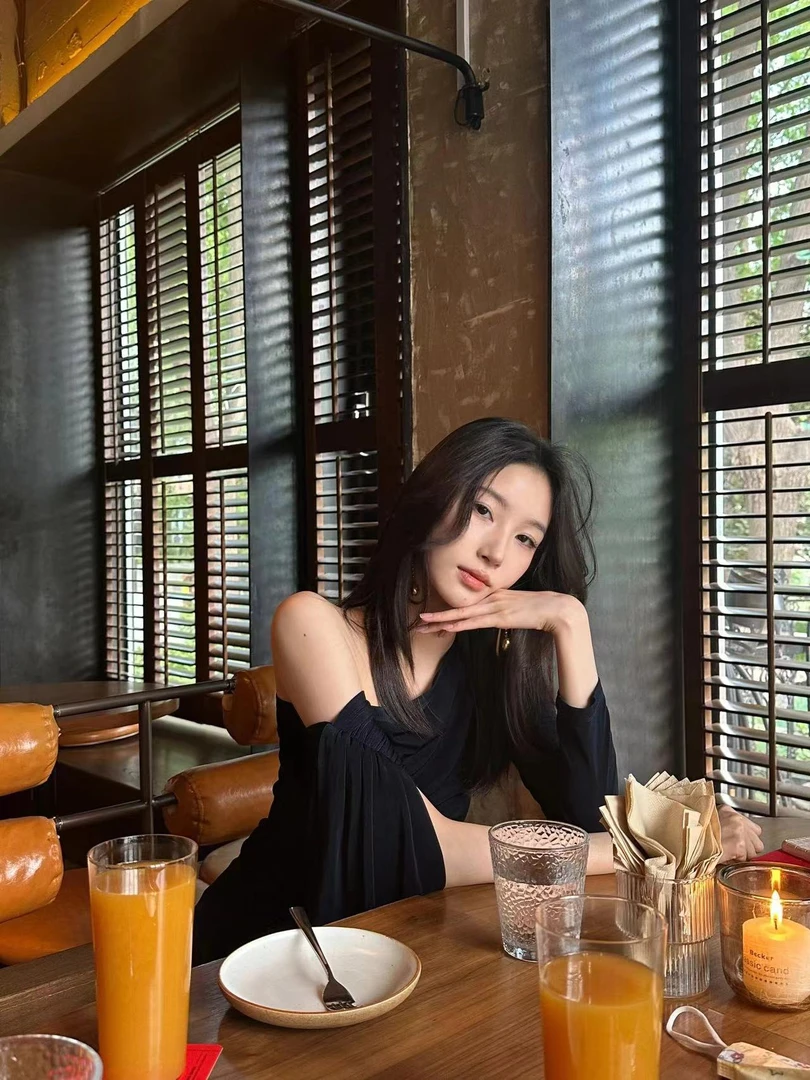 气质淑女高级感百搭连衣裙性感纯欲风小个子夏装丁达尔穿搭2024年