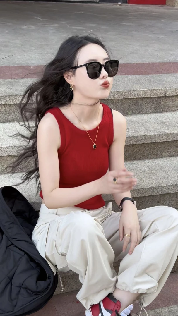 CHANGMEILI 常美丽超正大红色毛背心