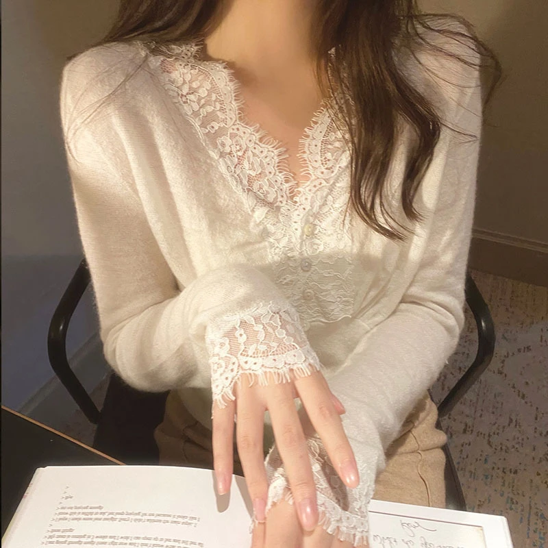 早秋V领针织长袖蕾丝上衣女2025新款爆款单排扣开衫修身洋气打底