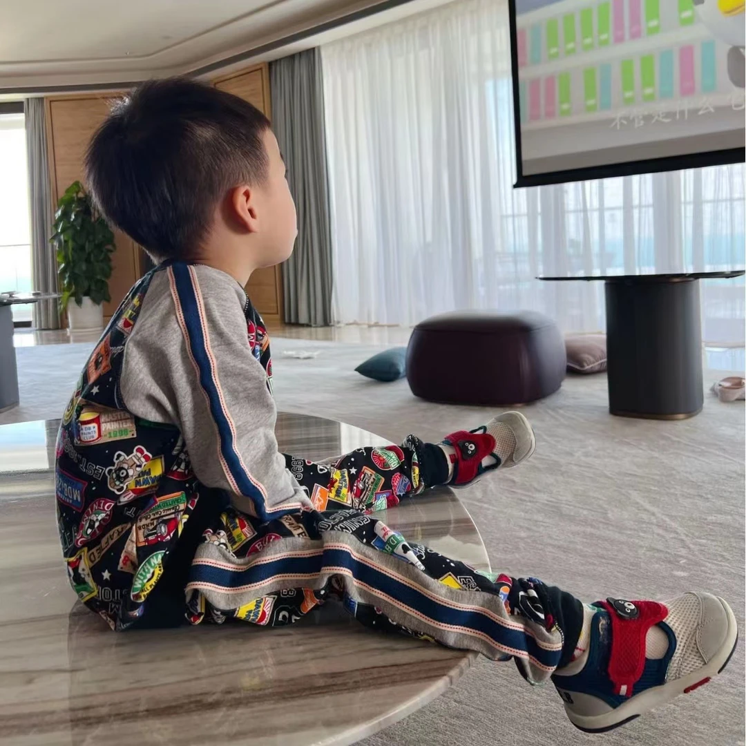 24新款儿童春秋长袖豪华卡通满印DB黑熊休闲卫衣卫裤套装