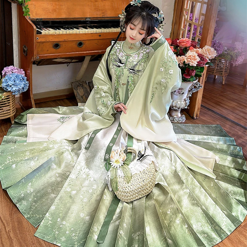 洛神专属汉旭原创汉服女明制云肩刺绣长衫燕归花时马面裙2025新款