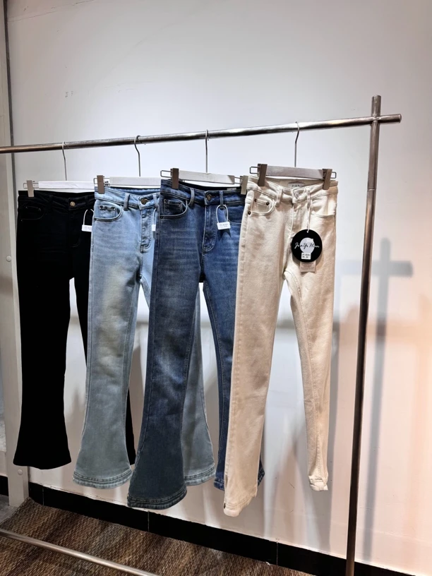 修身显瘦牛仔裤加绒马蹄裤时尚百搭微喇叭长裤