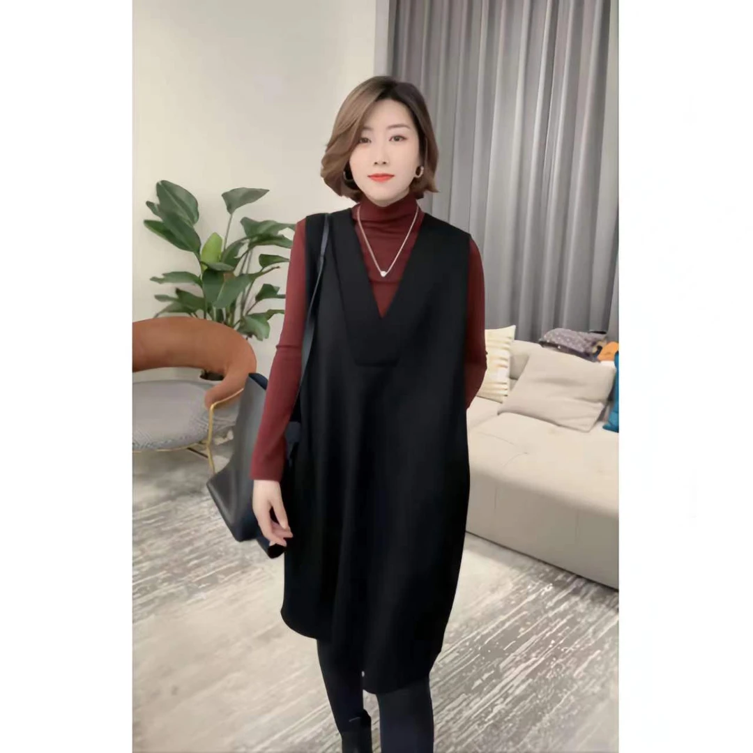 红人上新春季新款时尚气质无袖百搭中长款宽松V领连衣裙马甲裙女