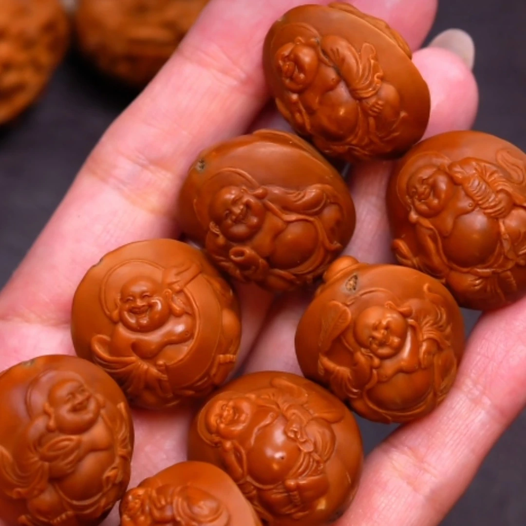 橄榄核浮雕无相弥勒