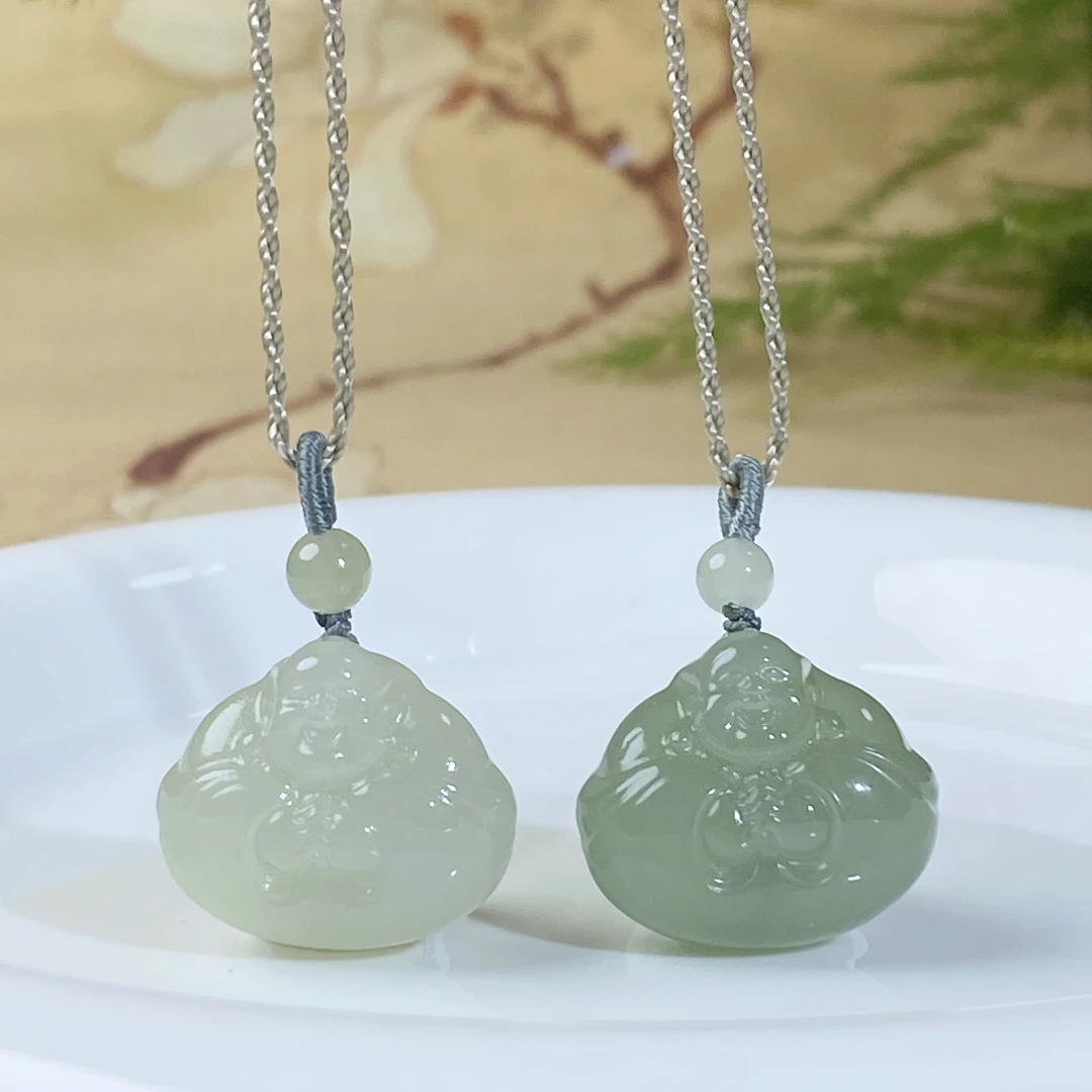 天然和田玉晴水抱抱佛吊坠编绳送小孩老婆女款礼物双面精雕正品