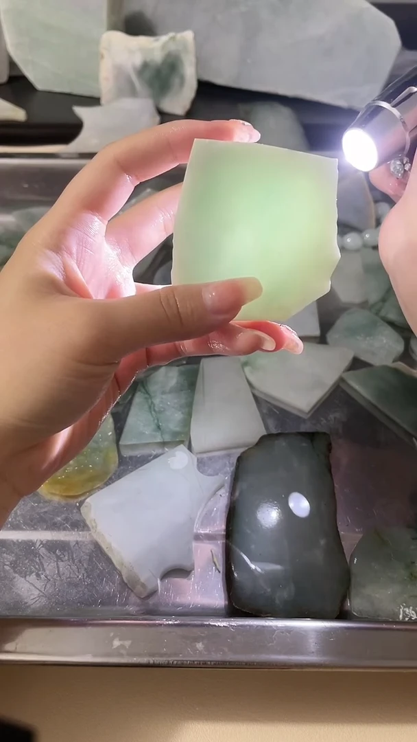 【闪购商品】翡翠挂件未镶嵌料子A695
